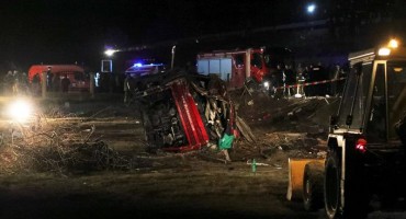 Strašna prometna nesreća,13 ljudi poginulo u prevrtanju autobusa