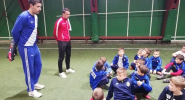 Kapetan HŠK Zrinjski, Pero Stojkić posjetio trening najmlađih polaznika Futsal akademije HFC Zrinjski