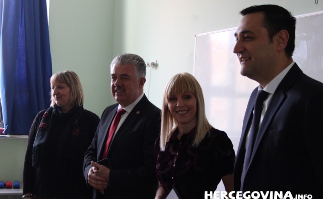 Mostar: Nova elektronska oprema predstavljena u Osnovnoj školi Antuna Branka Šimića 