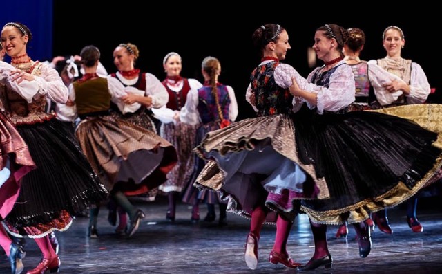 Tradicionalno blago: Mađarski državni plesni ansambl u Kosači