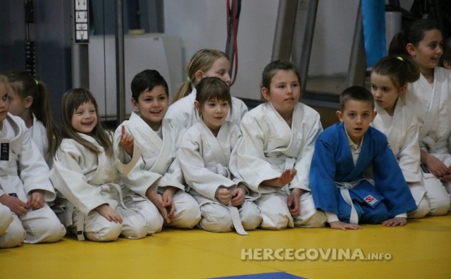 Članovi mostarskog judo kluba Borsa položili za učeničke judo pojaseve