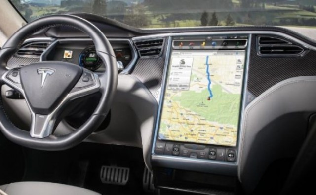 Ometaju li touchscreen zasloni vozače u vožnji?