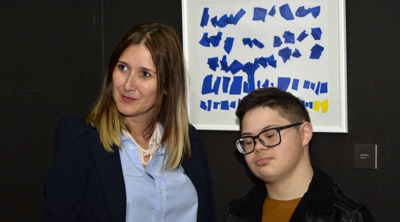 Otvorena izložba likovnih radova članova Udruge za Down sindrom Mostar