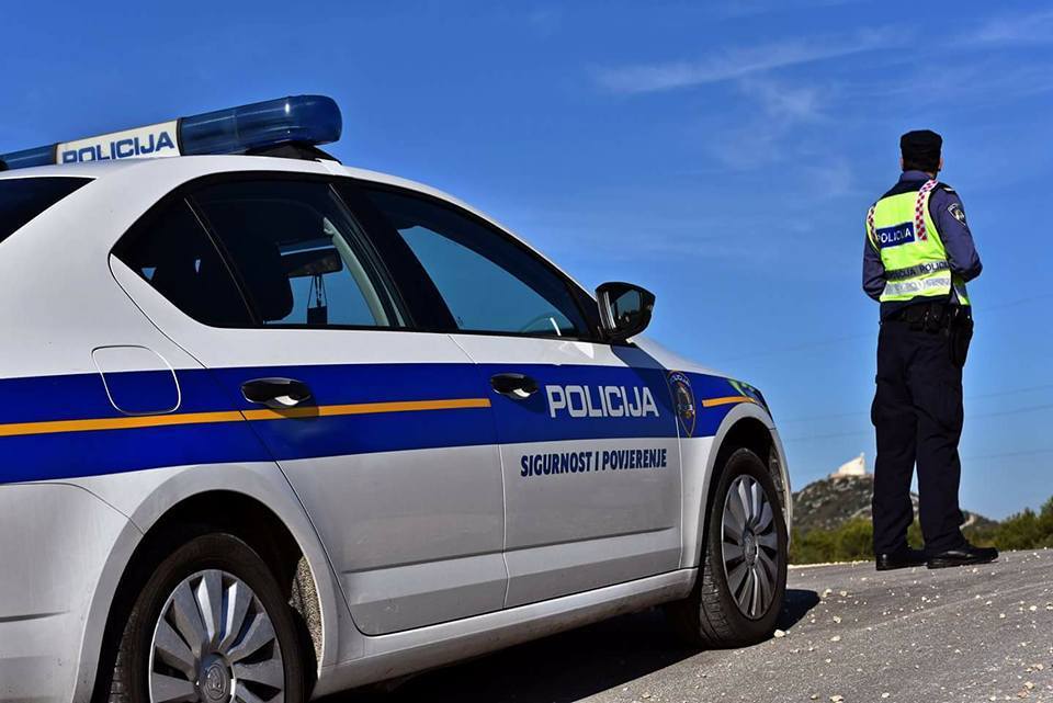 Izgleda strašno kaotično: U stravičnoj nesreći poginula jedna, a najmanje 10 osoba ozlijeđeno