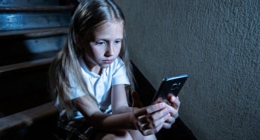 Igrica koja djecu potiče na samoubojstvo ponovno kruži internetom! Kako ih zaštititi