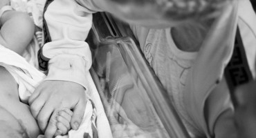 Poznata pjevačica rodila kći i otkrila koje joj je neobično ime dala