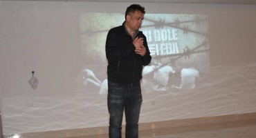 Neum: Održana projekcija dokumentarnoga filma Glavu dolje, ruke na leđa