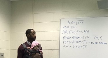  Priča profesora koji je odlučio čuvati studentovo dijete tijekom predavanja obišla je svijet 