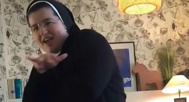 Dijana Lončarek: Časna sestra reperica