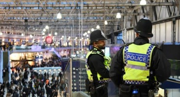 Istraga u Londonu zbog dojava o paketima s eksplozivom