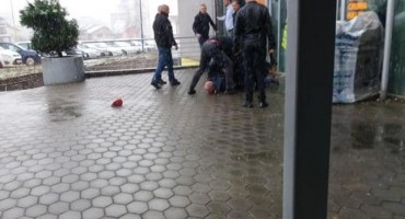 Pokušaj pljačke ‘Sberbanke’ u Cazinu, ranjen zaštitar