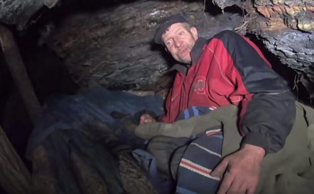 Dvadeset godina živi po rudarskim jamama