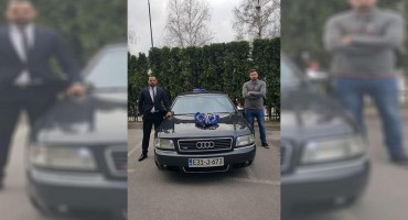 I ovo je BiH: Šef radniku poklonio automobil