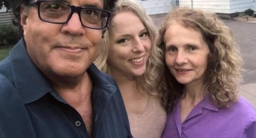 Posvojena žena godinama tragala za sestrom, a zatim otkrila da živi preko puta