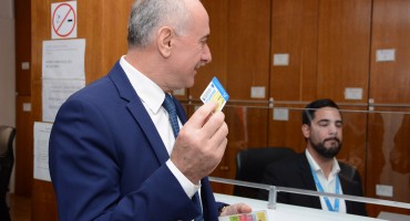 Uručene prve elektroničke zdravstvene iskaznice u Mostaru