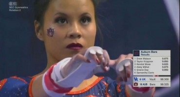 Uznemirujući video: Mlada gimnastičarka slomila obje noge pri doskoku i okončala karijeru