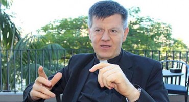 U nesreći u kojoj je poginuo mladić, teško ozlijeđen mons. Ante Jozić