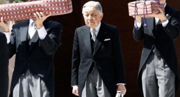 Japanski car Akihito odrekao se prijestolja