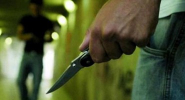 napad nožem, ilegalni migranti , emigranti, napad nožem, Split, pljačka, krađa