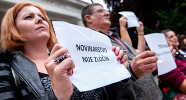 Zastupnički dom PFBiH: Napade na novinare tretirati kao napade na službene osobe