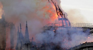 Notre-Dame se neće srušiti