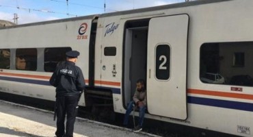 Policija zastavila vlak s migrantima koji su išli prema Bihaću, a imali namjeru ući u Hrvatsku