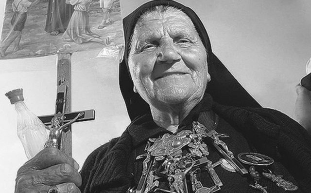 Preminula poznata Travničanka ’Ane sa križevima’ 
