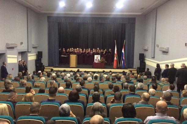 Obitelj, prijatelji i suradnici se posljednji put oprostili od Ivana Bagarića