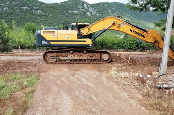 Zvirovići: Ostavili bager ispred kuće i blokirali djevojčicu s poteškoćama u razvoju