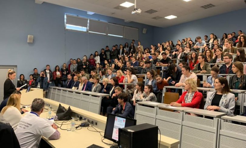 113 mostarskih studenata potpisalo donorske kartice