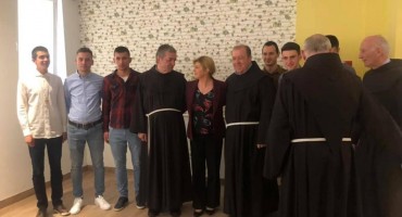 Kolinda Grabar Kitarovic posjetila Dompes!