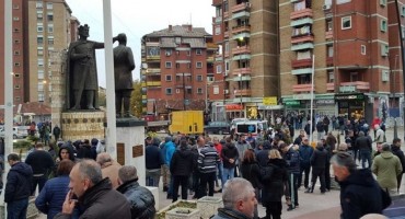 Dan nakon upada specijalaca u Kosovsku Mitrovicu zakazan prosvjed u centru grada