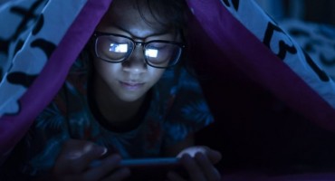 Zabrinjavajuće navike: S telefonima spavamo i zbog njih se budimo tijekom noći