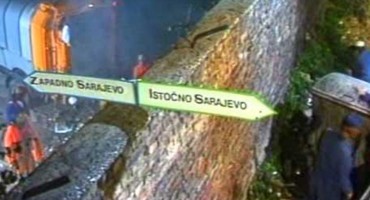 Srušen čuveni zid koji je u Nadrealistima dijelio Sarajevo na istočno i zapadno