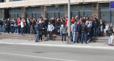 Tužne scene u Banjoj Luci: Stotine građana čekaju papir da odu iz BiH
