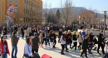 SLUČAJ KOJI JE POTRESAO MOSTAR: Ukinute mjere zabrane prilaska oca djeci