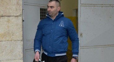  Daruvarac ozlijeđen u prometnoj nesreći: Audi sletio s ceste i zabio se u metalnu ogradu 