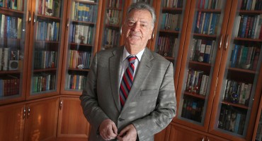 Radovan Vukadinović