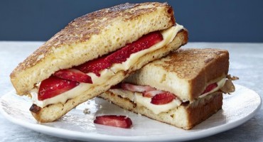 Recept za sendvić s jagodama i sirom