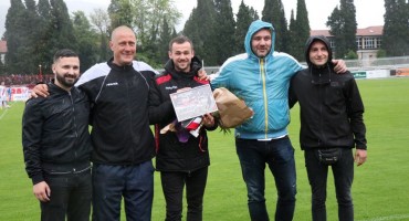 filip šunjić pipa, pokal, navijački trofej