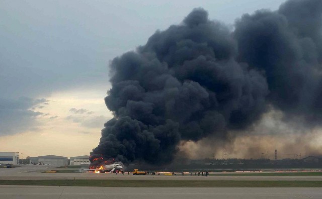 41 osoba poginula, troje na intenzivnoj njezi: Pogledajte kako ljudi skaču iz gorućeg aviona