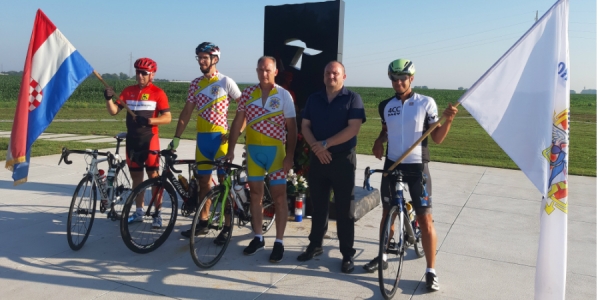 S Ovčare krenuo 11. biciklistički ultramaraton Vukovar – Dubrovnik