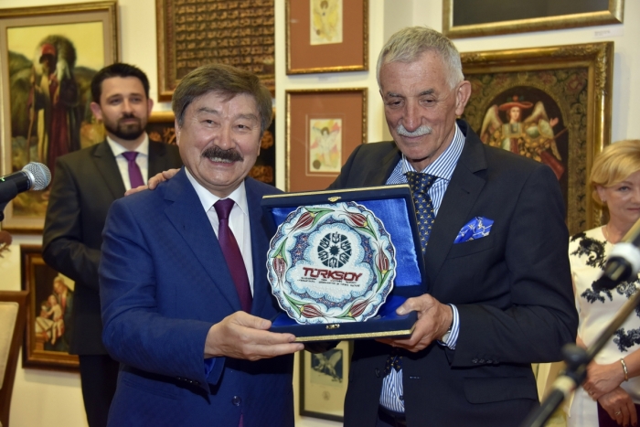 Polovica diplomatskoga zbora na veličanstvenomu otvorenju Povratka anđela