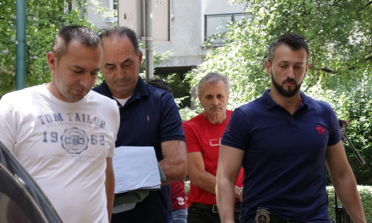 Uhićeni doktori i medicinska sestra zadržani u pritvoru