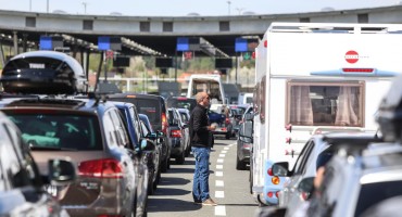 Ukida se prijevoz kombi-vozilom radi smanjenja čekanja na granici BiH i RH