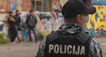 U sukobu policije i ilegalnih migranata u Bihaću ozlijeđena tri policajca