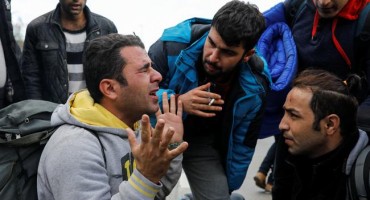 Veliki sukob migranata: Potuklo se stotinjak migranata, napali i policiju