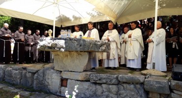 Veli broj vjernika pohodio grob Dive Grabovčeve