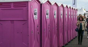 Kod nužde u javnim WC-ima plašite se krivih stvari, evo što vam doista prijeti 