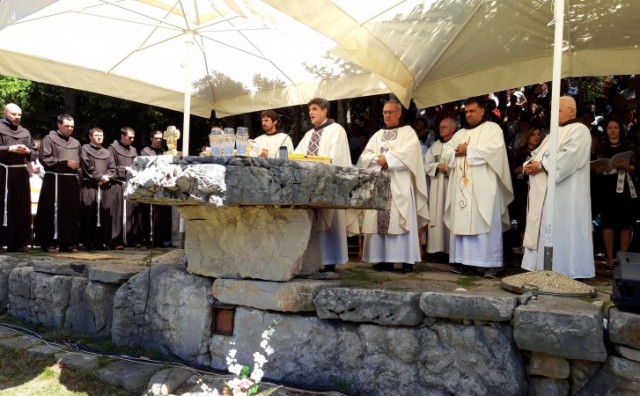 Veli broj vjernika pohodio grob Dive Grabovčeve